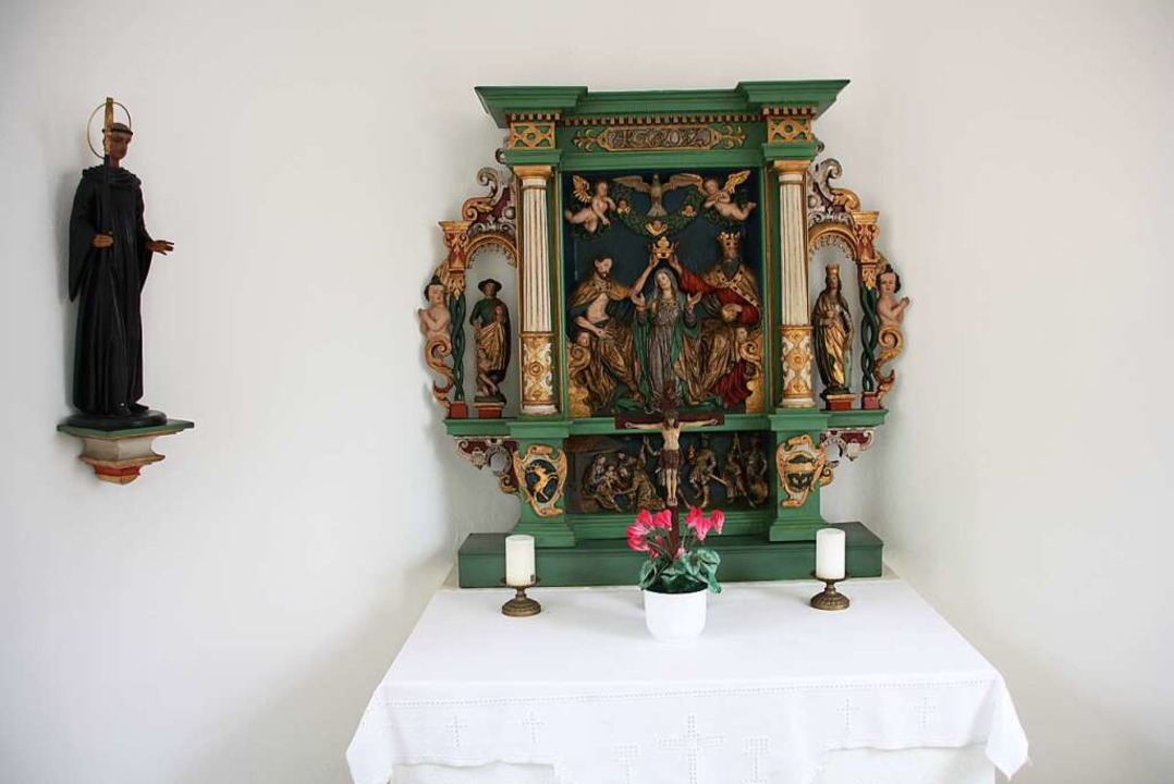 Der handgeschnitzte Altar der Fridolin...und die Anbetung des Jesus-Kindes. der  | Foto: Hans Jürgen Kugler