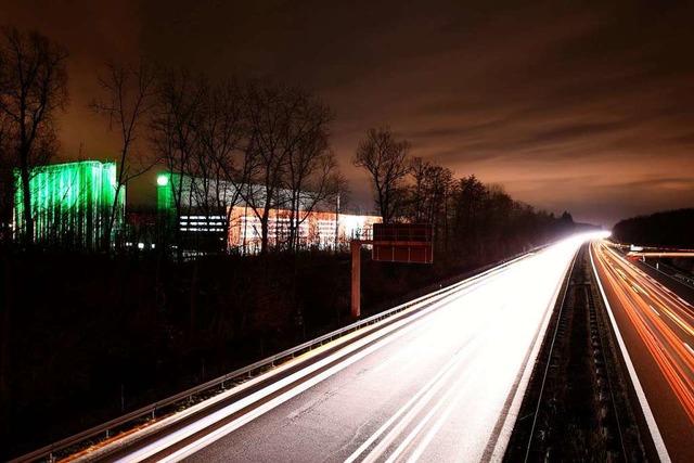 In der Nacht vom 16. auf den 17. Novem...e Abfahrt Teningen an der A5 gesperrt.  | Foto: Jonas Hirt