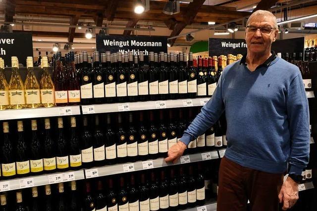 Auch Weine aus der Region kaufen Menschen meist im Supermarkt