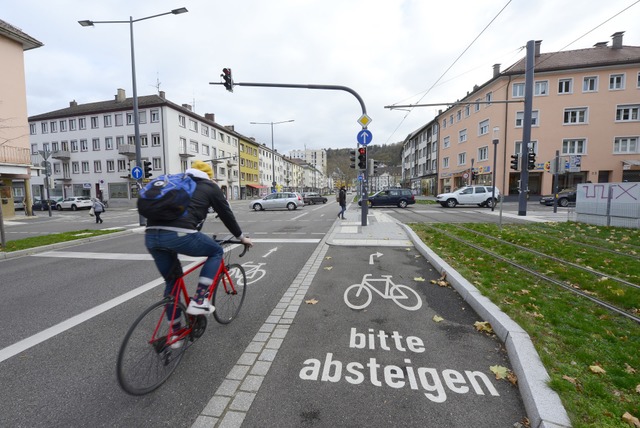 Am Friedrichring wurde der Rad-Streife...g wohl auch an anderen Stellen folgen.  | Foto: Ingo Schneider