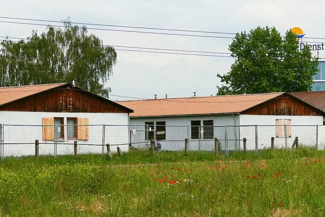 Die Gemeinschaftsunterkunft an der   R...hrittweise durch einen Neubau ersetzt.  | Foto: Ralf H. Dorweiler