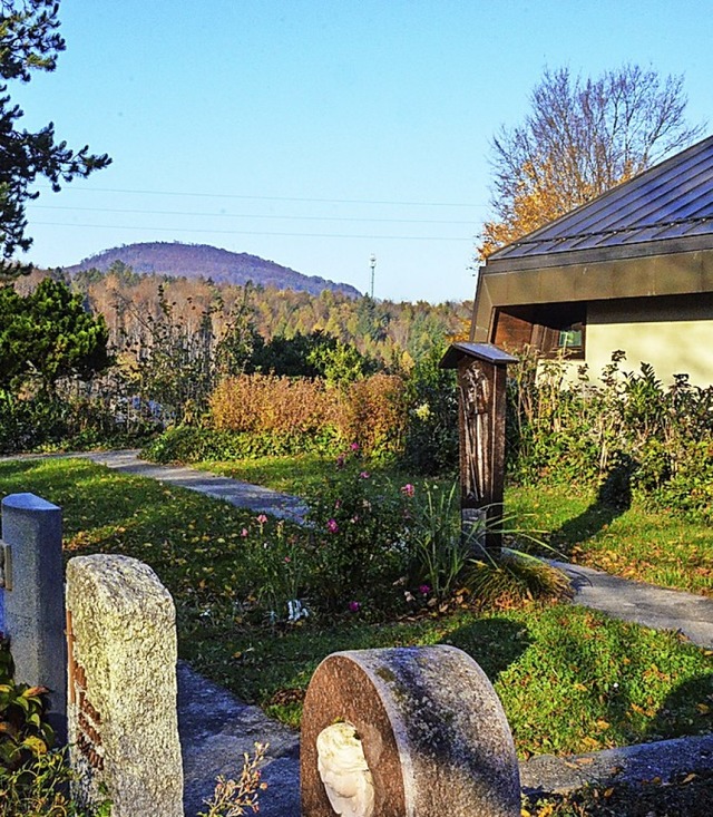 Auf der freien Flche des Bollschweiler Friedhofs sollen Urnengrber entstehen.  | Foto: Gabriele Hennicke