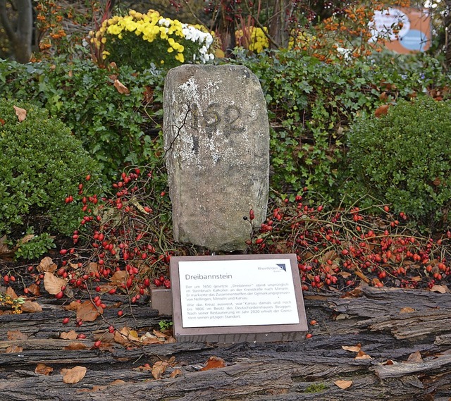 Der Stein, der einst das Zusammentreff...eht jetzt am Eingang zum Salmegg-Park.  | Foto: Stadt Rheinfelden