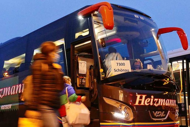 Weitere Verstrkerbusse werden fahren.  | Foto: Sarah Trinler