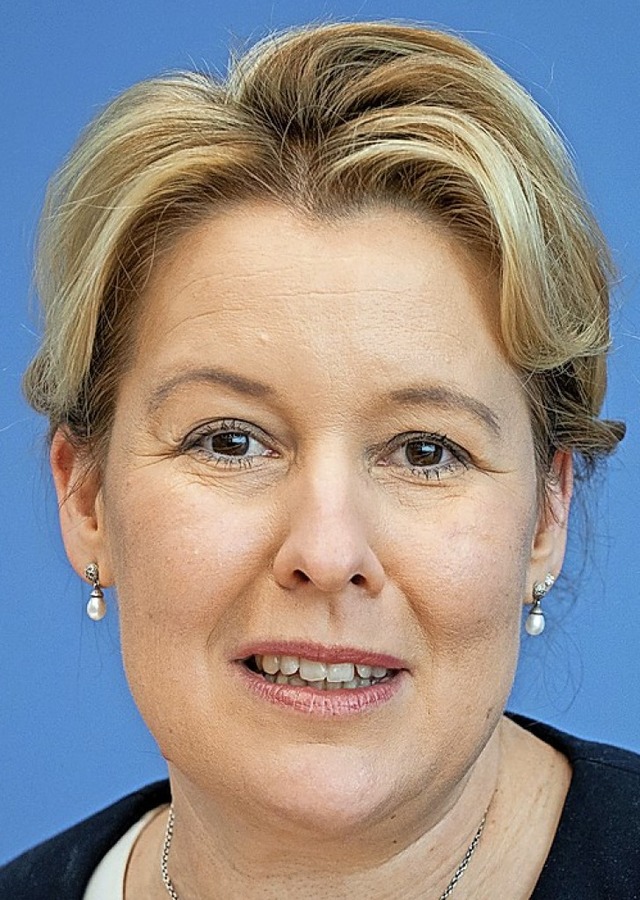 Verzicht auf den  Doktortitel:  Ministerin Franziska Giffey  | Foto: Kay Nietfeld (dpa)