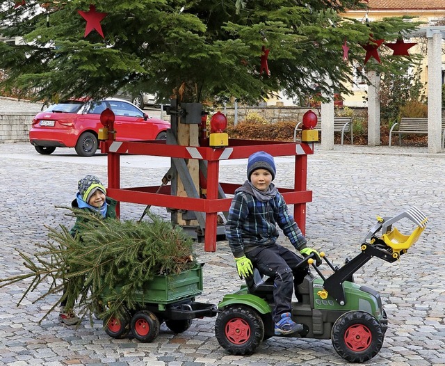 Auch die Jngsten holten schon einen Weihnachtsbaum ab  | Foto: Dorothe Kuhlmann