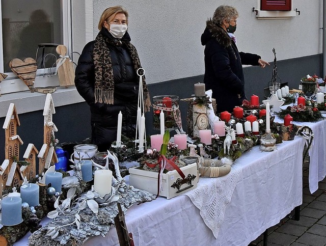 Der Verkaufsstand von Christina Krause...auf dem Parkplatz der Blechnerei Braun  | Foto: Heinz und Monika Vollmar