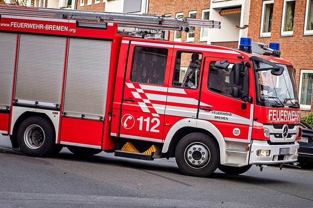 Einsatzfahrzeug der Feuerwehr Bremen f...ssistischer und sexistischer Vorflle.  | Foto: Sina Schuldt (dpa)