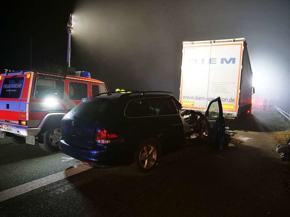 Die Flucht des Lkw-Fahrers mit dem unt...urz hinter der Anschlussstelle Riegel.  | Foto: kamera24.tv