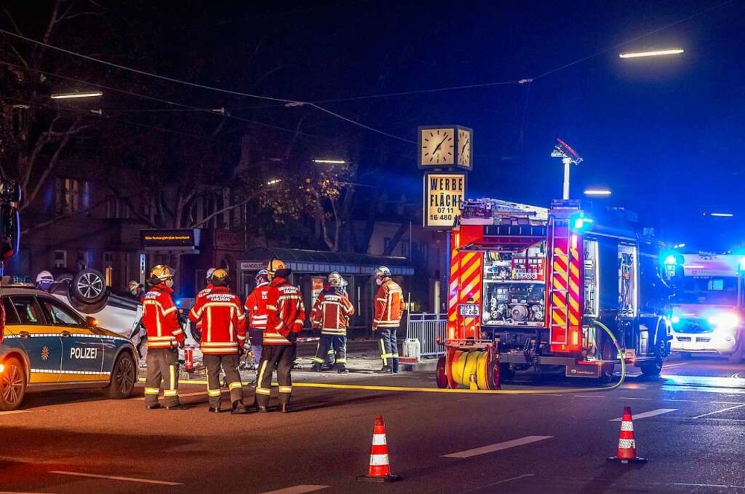 Die Unfallstelle in Karlsruhe, an der ...hrige mit dem SUV berschlagen hatte.  | Foto: Aaron Klewer (dpa)