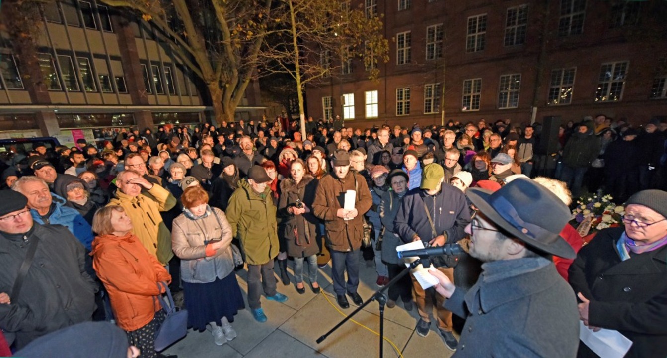 Die Gedenkfeier am 9. November wurde a...rstimmung. (Foto vom vergangenen Jahr)  | Foto: Michael Bamberger