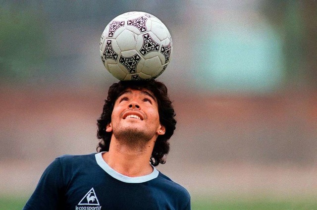 Die argentinische Fuball-Legende Diego Maradona ist tot.  | Foto: JORGE DURAN (AFP)