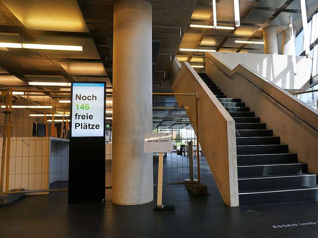 In der Unibibliothek knnen bis zu 350 Menschen gleichzeit lernen – mit Abstand und Masken.