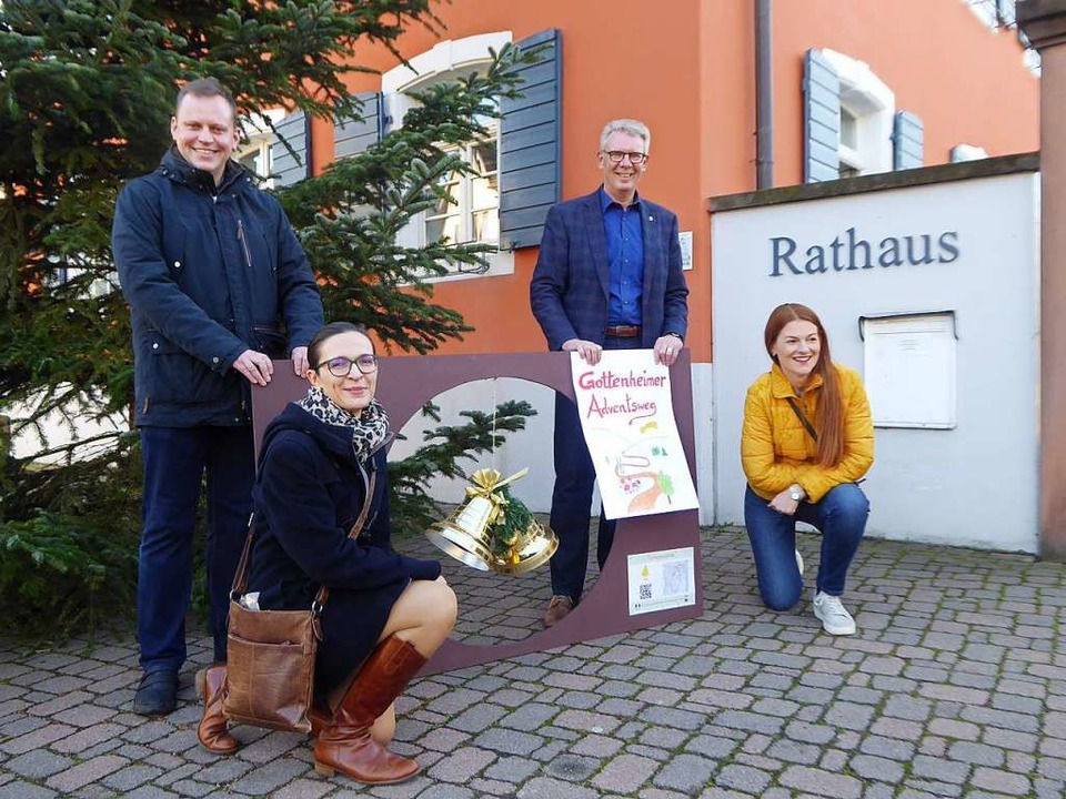 Pfarrer Christian  He (links) und Br... des ersten Gottenheimer Adventsweges.  | Foto: Manfred Frietsch