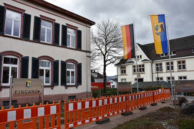 Seit dem Frhjahr hat das Rathaus Wyhlen einen barrierefreien Zugang.  | Foto: Heinz und Monika Vollmar