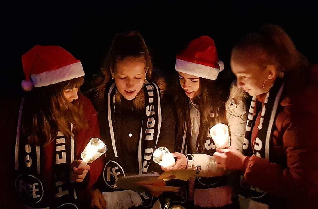600 Sngerinnen und Snger stimmten 20...on in Emmendingen Weihnachtslieder an.  | Foto: Gerhard Walser