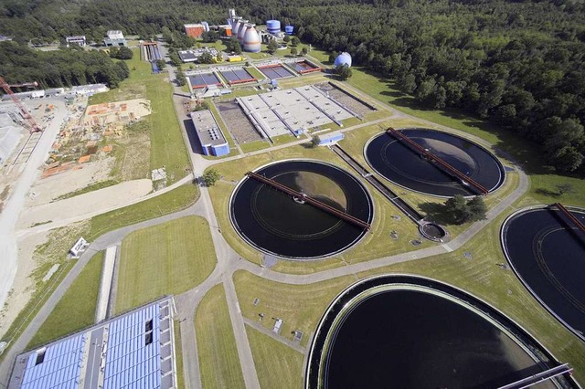 Die Klranlage des Abwasserzweckverbands Breisgauer Bucht in Forchheim  | Foto: Michael Saurer