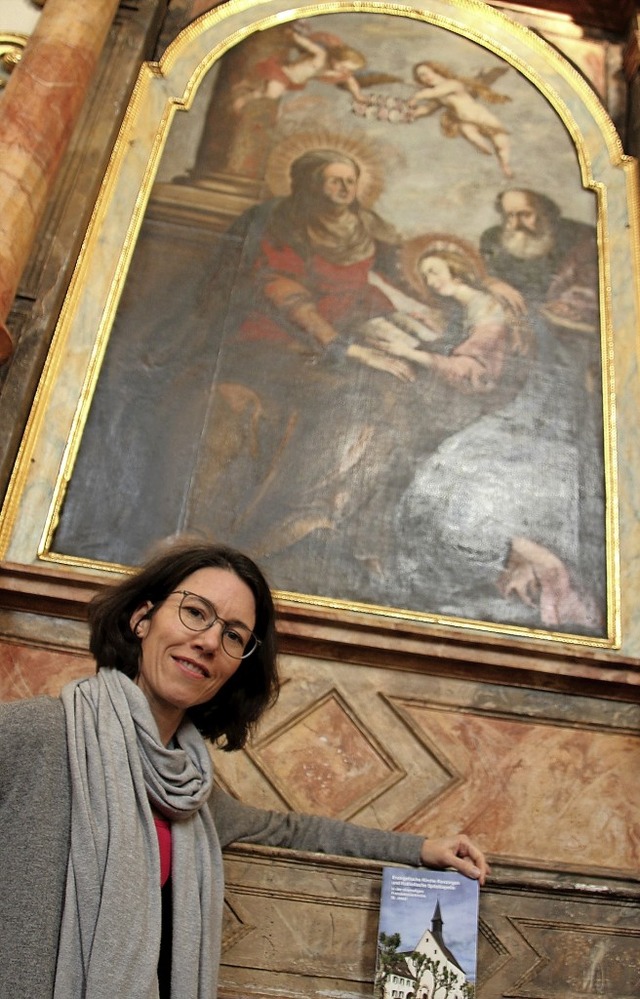 Cornelia Schmidt,   Sprecherin des neu...sammen mit ihrer Tochter Maria zeigt.   | Foto: Werner Schnabl