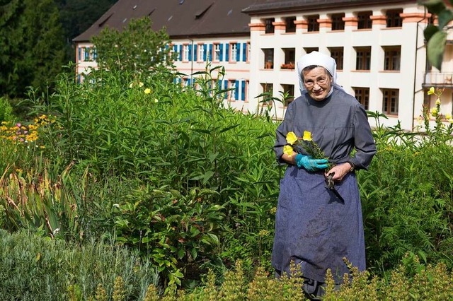 Schwester Edwina pflegt ihr eigenes Grtlein.  | Foto: Regula Wolf