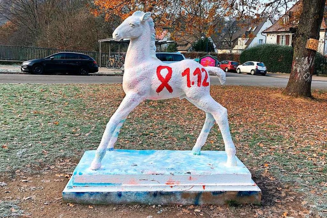 Das Holbeinpferd erinnert an den Welt-Aids-Tag am 1. Dezember.  | Foto: Aids-Hilfe Freiburg