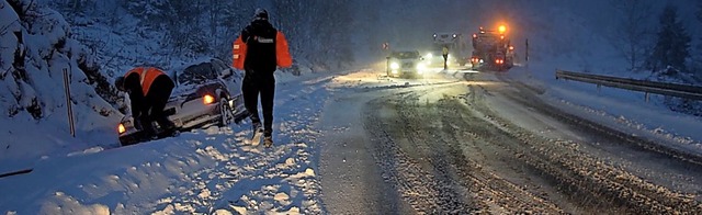 Ausritt im Schnee: Manche Autofahrer e...enst kam. Meist ging es glimpflich ab.  | Foto: Kamera24