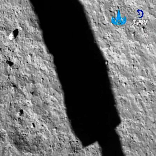 Das von der Nationalen Raumfahrtbehrd...andung auf dem Mond aufgenommen wurde.  | Foto: CNSA (dpa)