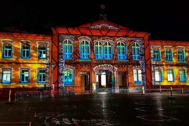 Zum Lahrer Rathausplatz lockt eine besondere Illumination