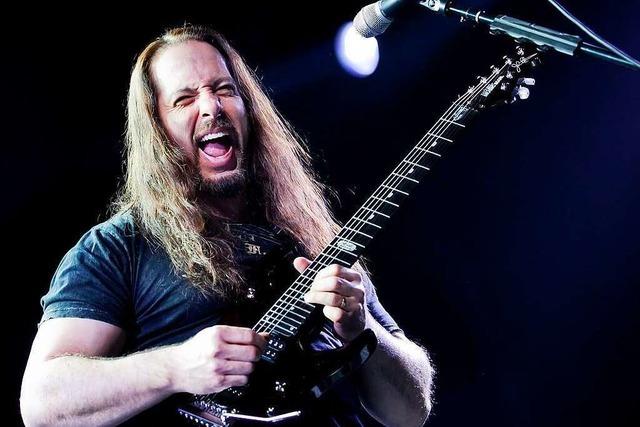 Dream Theater prsentierten sich schon 2002 als Kunst- Rocker