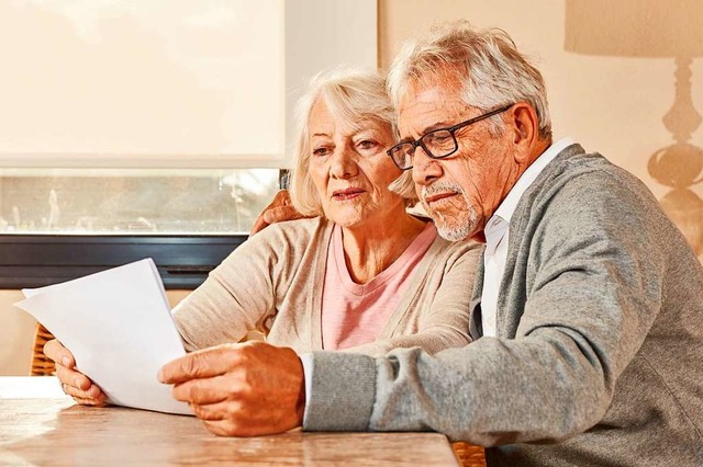 Wenig Grund zur Freude hat, wer das j...n der Versicherungsgesellschaft liest.  | Foto: Robert Kneschke / stock.adobe.com