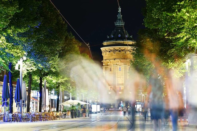 Mannheim bei Nacht  | Foto: Uwe Anspach (dpa)