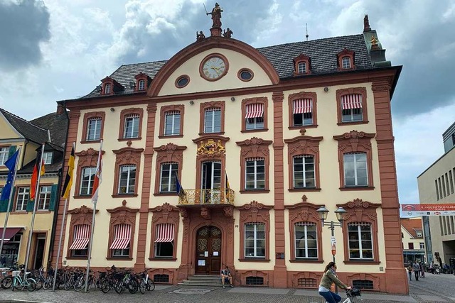 Das Rathaus in Offenburg: Die Gemeinderatsfraktion der Grnen kritisiert den OB.  | Foto: Helmut Seller