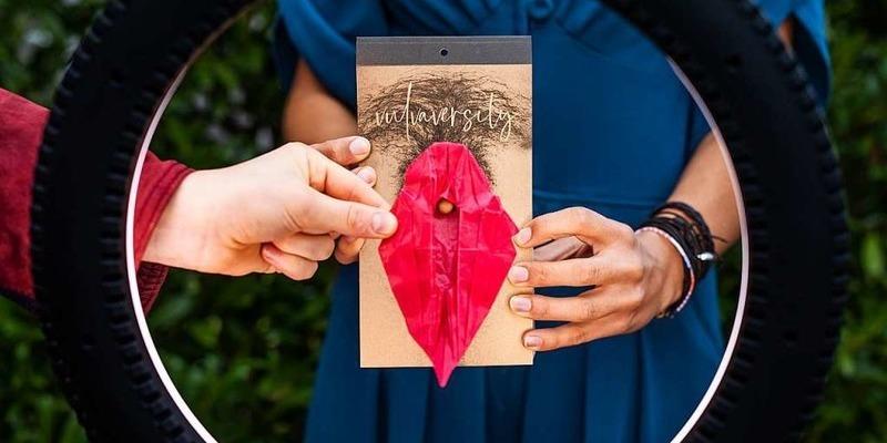 Der Vulva Abreisskalender Aus Freiburg Ist Schon Ausverkauft Freiburg Badische Zeitung