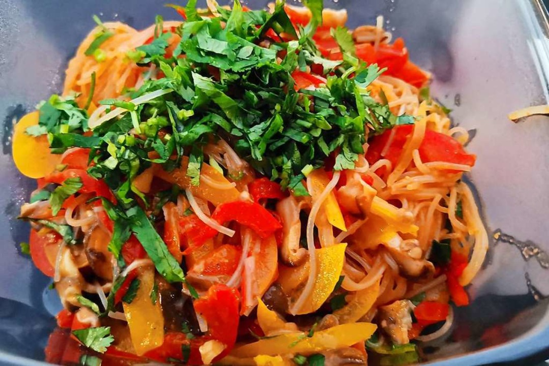 Veganer Glasnudelsalat  | Foto: Geraldine Friedrich