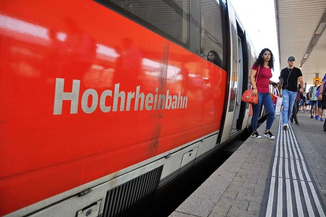 17 Bahnstationen der Hochrheinbahn wer...bau und Elektrifizierung modernisiert.  | Foto: Daniel Gramespacher