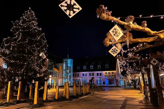 In Neuenburg leuchtet der Rathausplatz  | Foto: Stadt Neuenburg