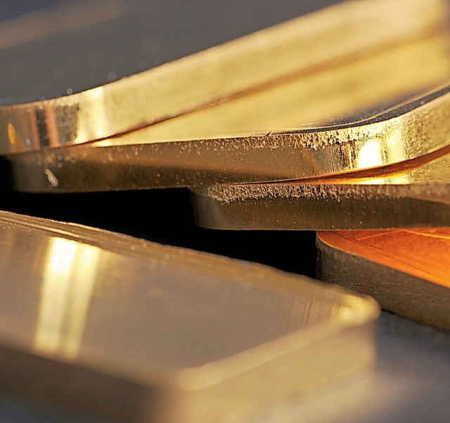 Gold ist eine beliebte Geldanlage.  | Foto: Armin Weigel (dpa)