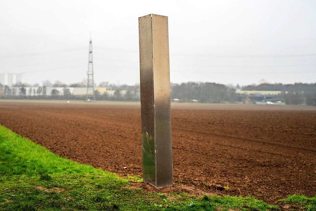 Der Monolith von Sulzbach war am Dienstag noch unbeschdigt.  | Foto: Wiesbaden112.de (dpa)