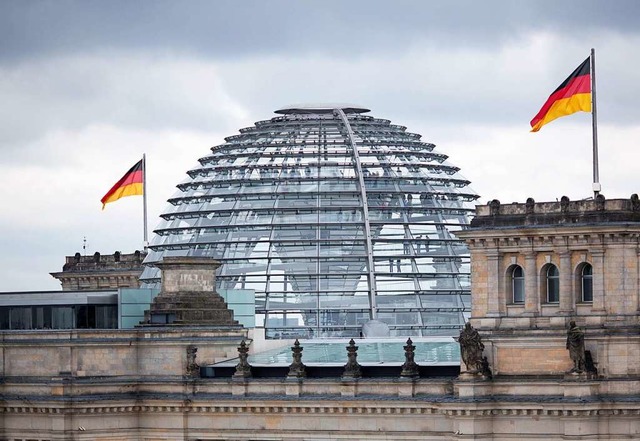 Der Bundestag gilt als lukratives Bettigungsfeld fr Lobbyisten aller Art.     | Foto: Florian Schuh (dpa)