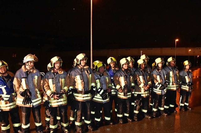 Die Freiwillige Feuerwehr bei einer bung am Wasserkraftwerk Wyhlen 2019  | Foto: Heinz und Monika Vollmar