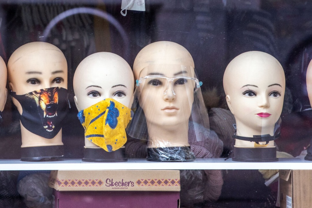 Maske oder keine Maske?  | Foto: Jens Büttner (dpa)