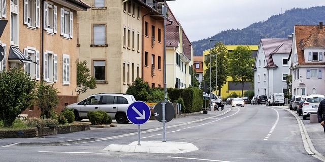Im Zuge der Kanalsanierung in Kollnau ...en Fahrradschutzstreifen aufgebracht.   | Foto: Gabriele Zahn