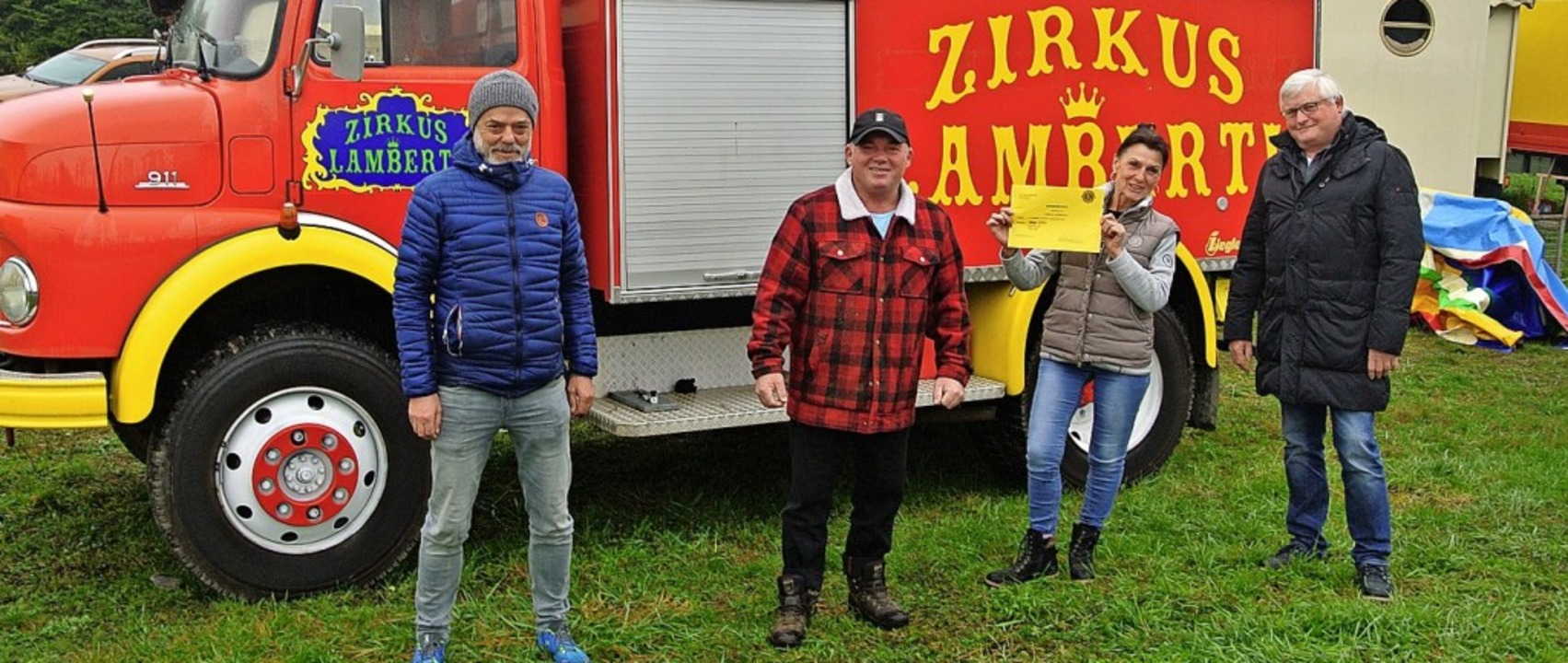 <BZ-FotoAnlauf>Lions Club:</BZ-FotoAnl...echts) an Manuela und Johann Zinnecker  | Foto: privat