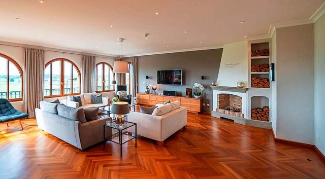 Das Wohnzimmer der Bella-Vista-Suite i...ber die Rheinebene bis zu den Vogesen.  | Foto: Europa-Park