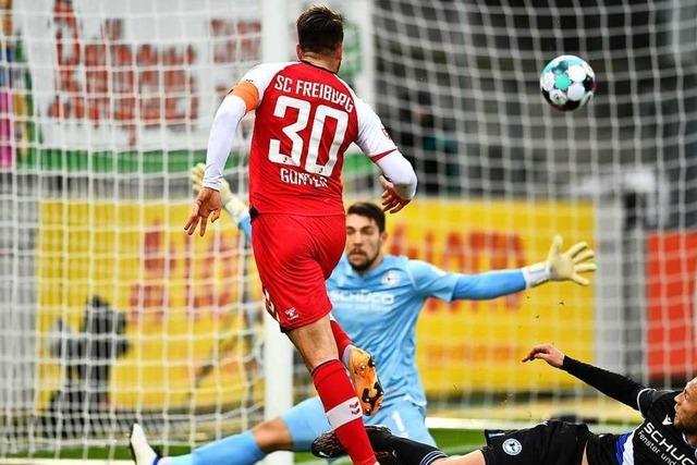 Fotos: Freiburg beendet Sieglos-Serie mit einem 2:0-Heimsieg gegen Bielefeld