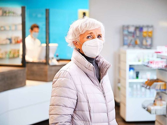 Ab dem 15. Dezember erhalten Patienten...tenlose Schutzmasken in den Apotheken.  | Foto: ABDA (dpa)