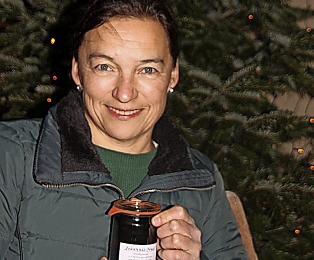 Renate Krumm mit einem Glas  Johannisnssen  | Foto: privat