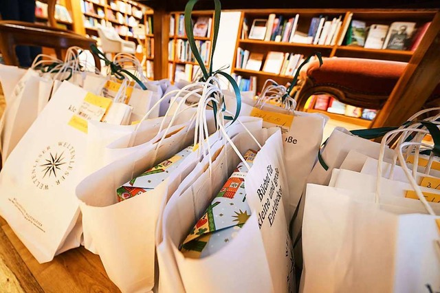 Pckchen packen und ausliefern heit es jetzt fr den Buchhandel.  | Foto: Frank Rumpenhorst (dpa)