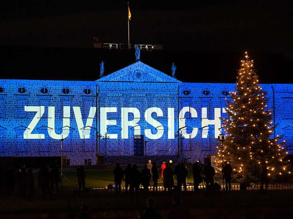 Von diesem Dienstag an bis Donnerstag jeweils von 16.30 bis 22 Uhr werden Botschaften von Brgern an der Fassade des Schlosses zu lesen sein.