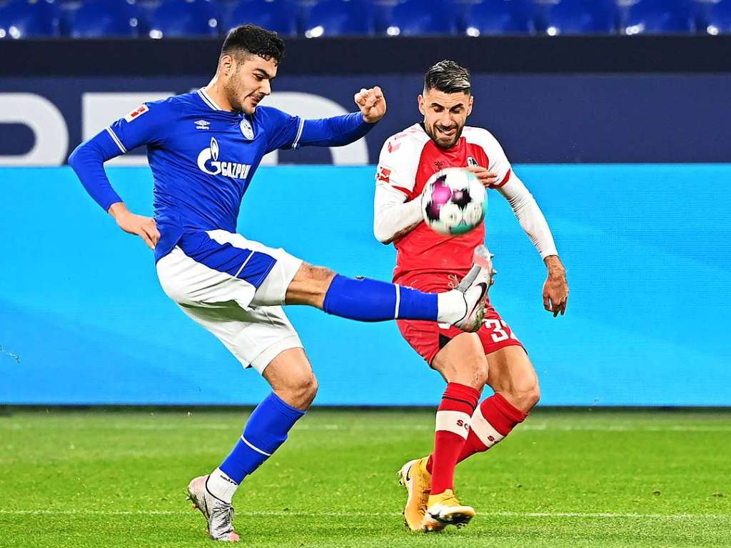 Der SC Freiburg gewinnt im Auswrtsspiel in Gelsenkirchen gegen den FC Schalke.