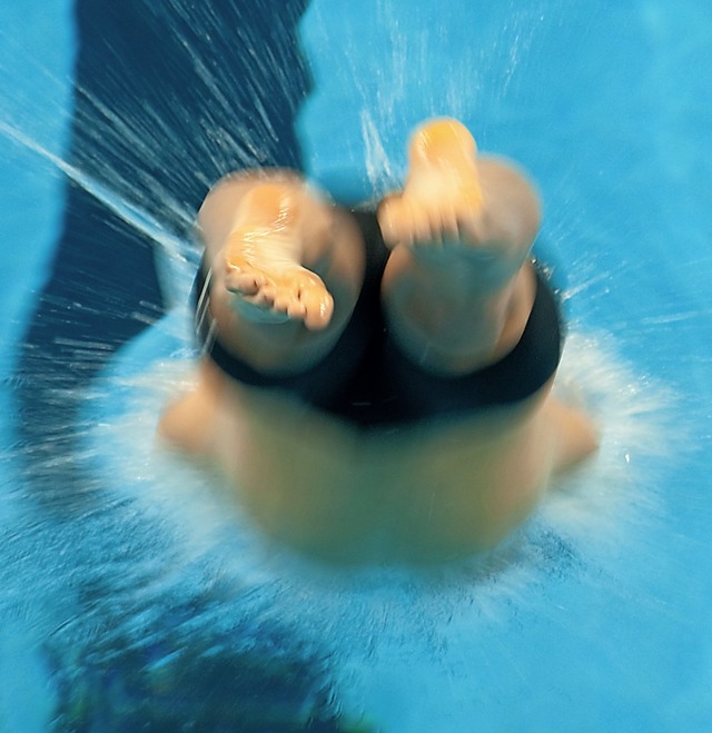 &#8222;In eine ungewisse Zukunft gedac...m Schwimmbezirk keinen Wettkampf mehr.  | Foto: Bernd Thissen